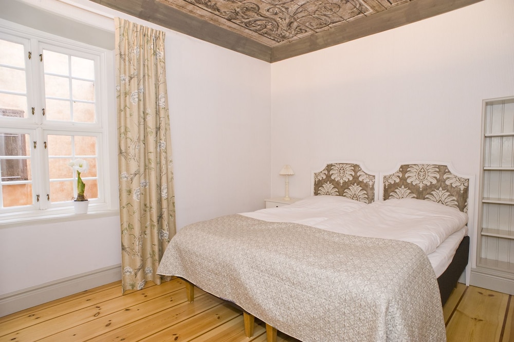 4 BEDROOMS, LUXURY, APARTMENT