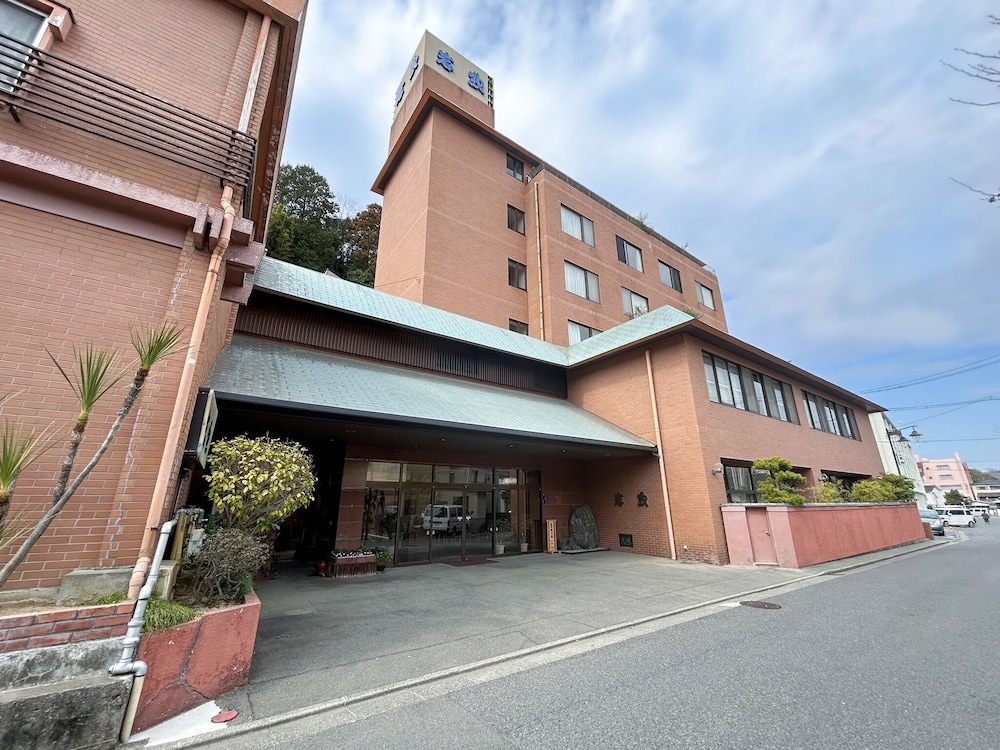 Japanese Inn "Iwaso" 41/43