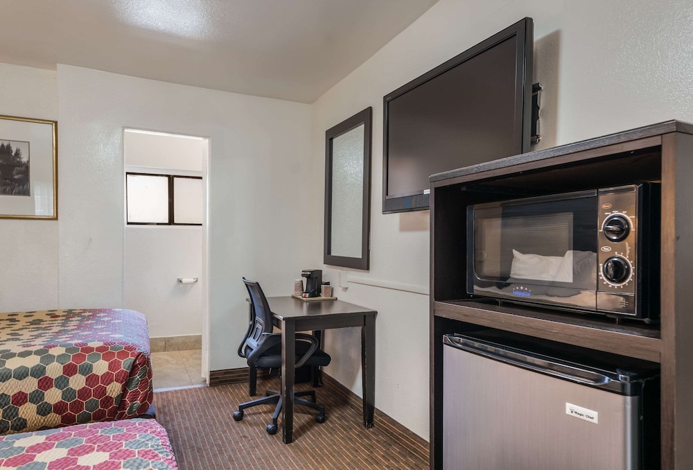 Rodeway Inn Downtown 27/31