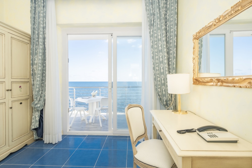 Superior, Single, Double Bed, Sea View, Cavalluccio Marino 8/9