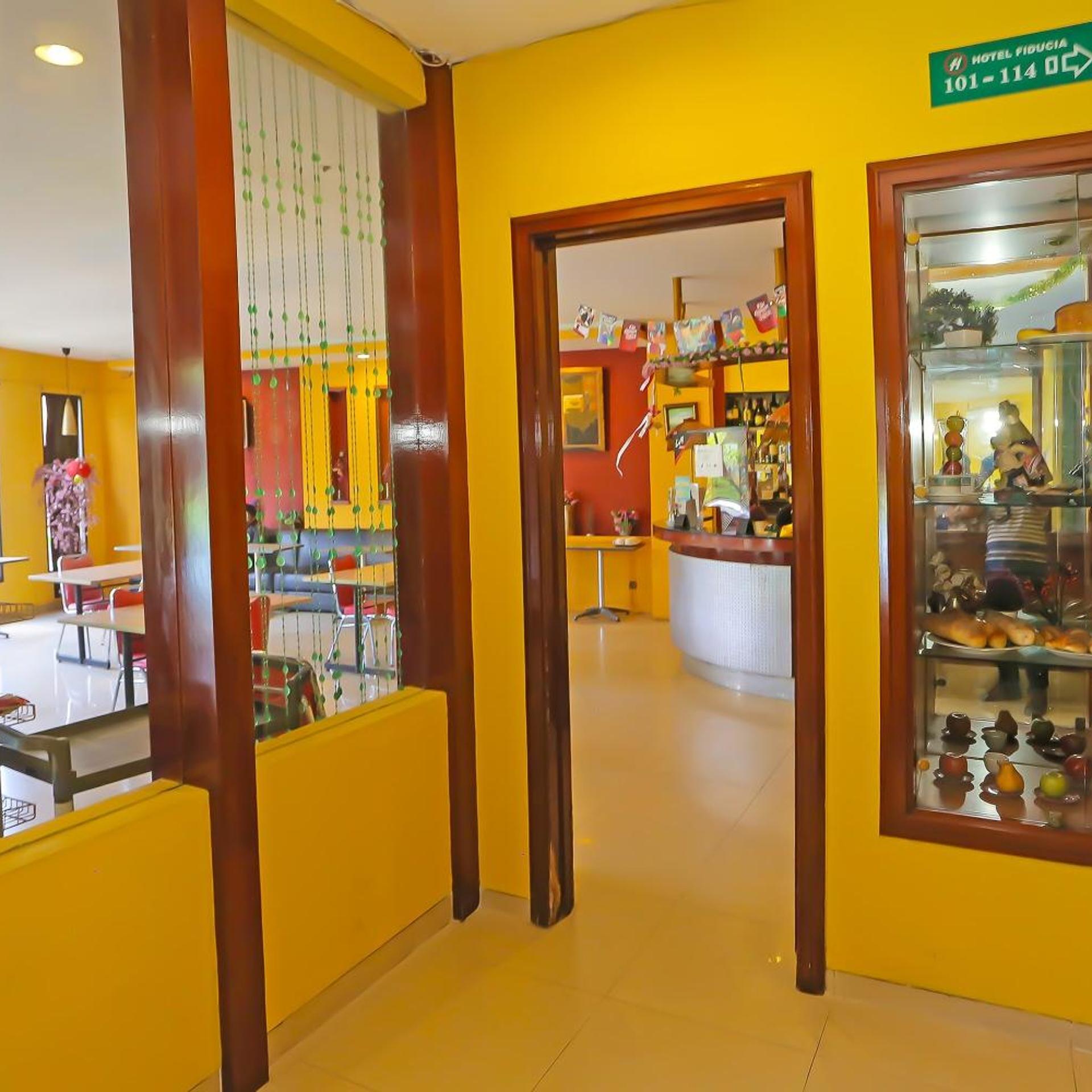 Townhouse OAK Hotel Fiducia Pasar Minggu 30/38