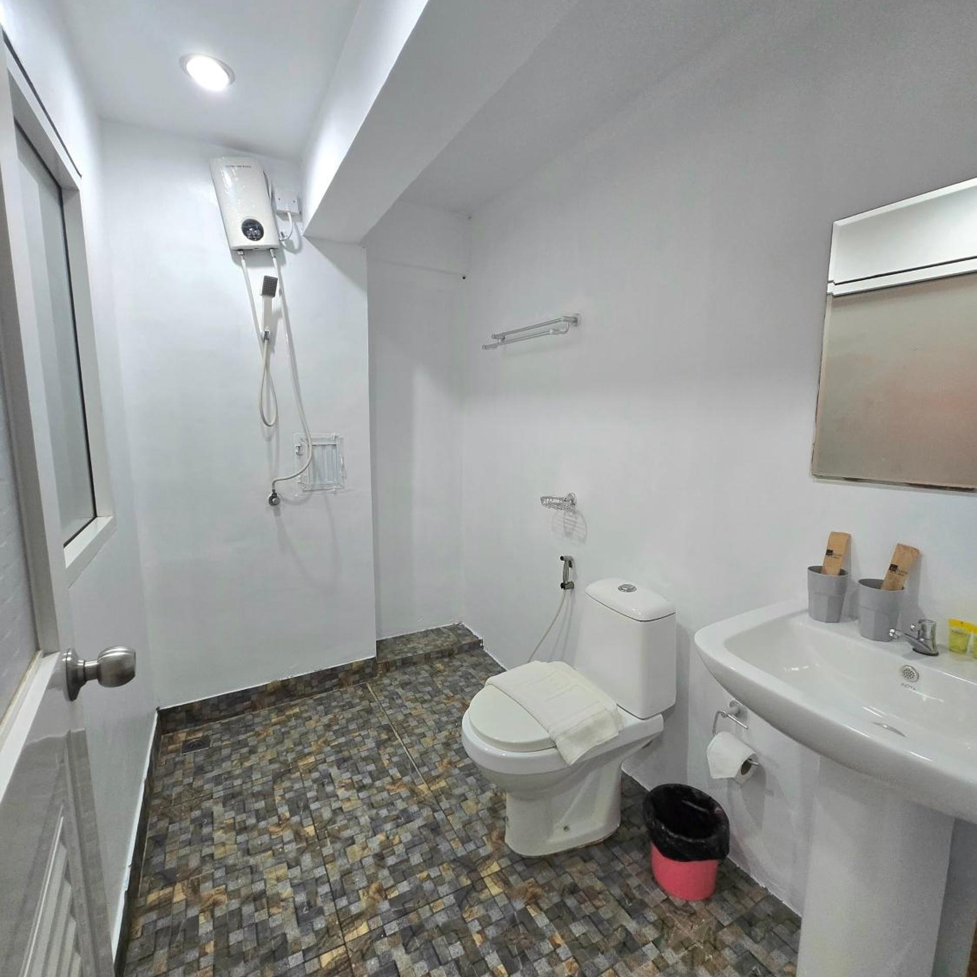 Bad Boys Guesthouse Patong 61/65