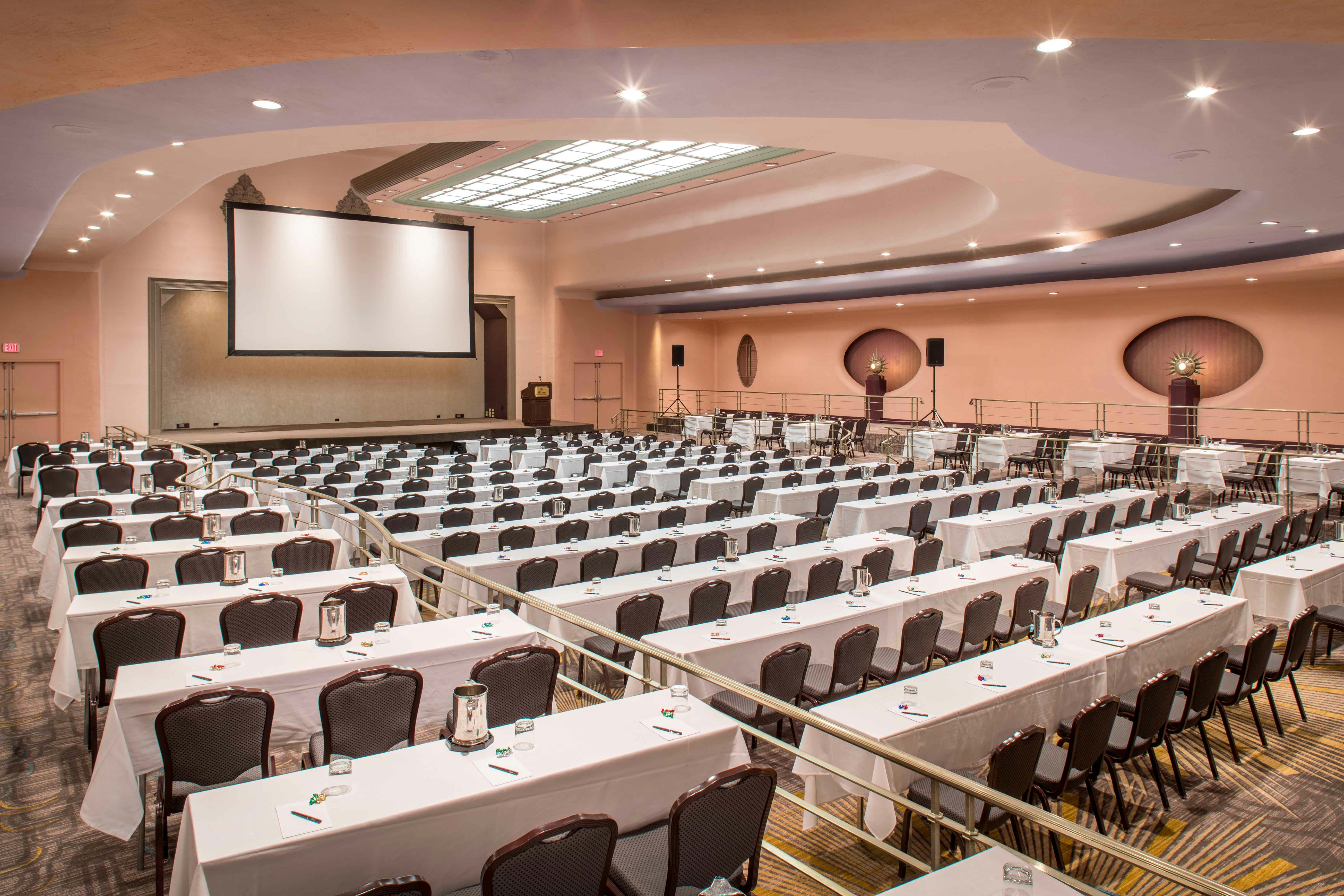 Hilton Cincinnati Netherland Plaza 55/62
