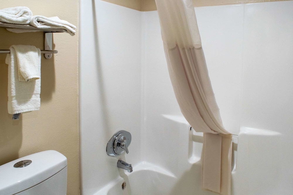 Quality Inn Plainfield 19/47