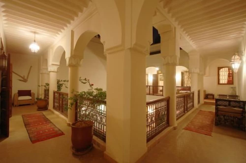 RIAD CANNELLE 27/56
