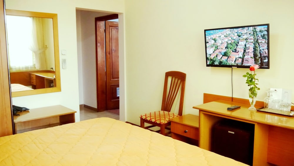 Kruja Hotel 17/65