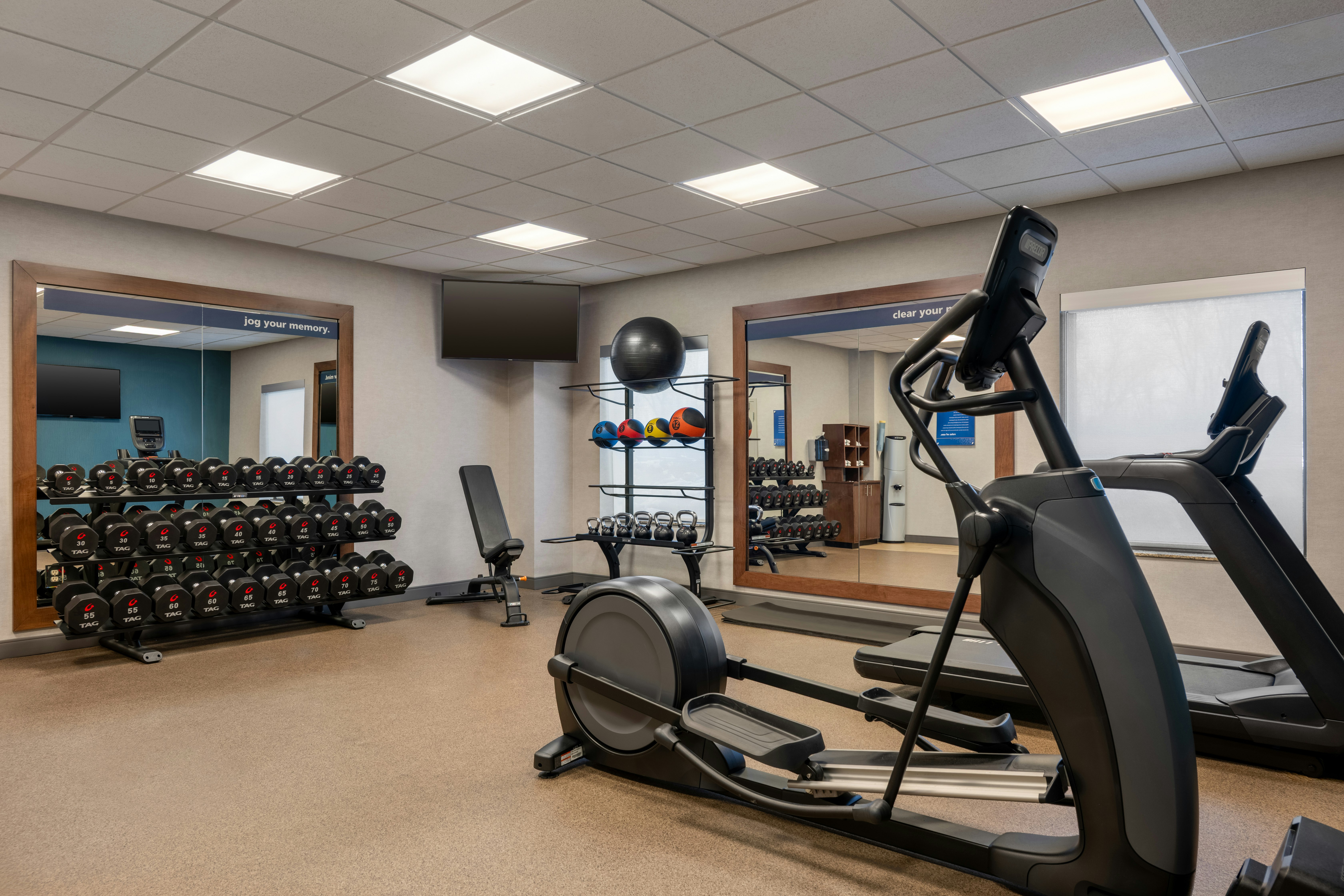 Hampton Inn Suites Grafton 24/46