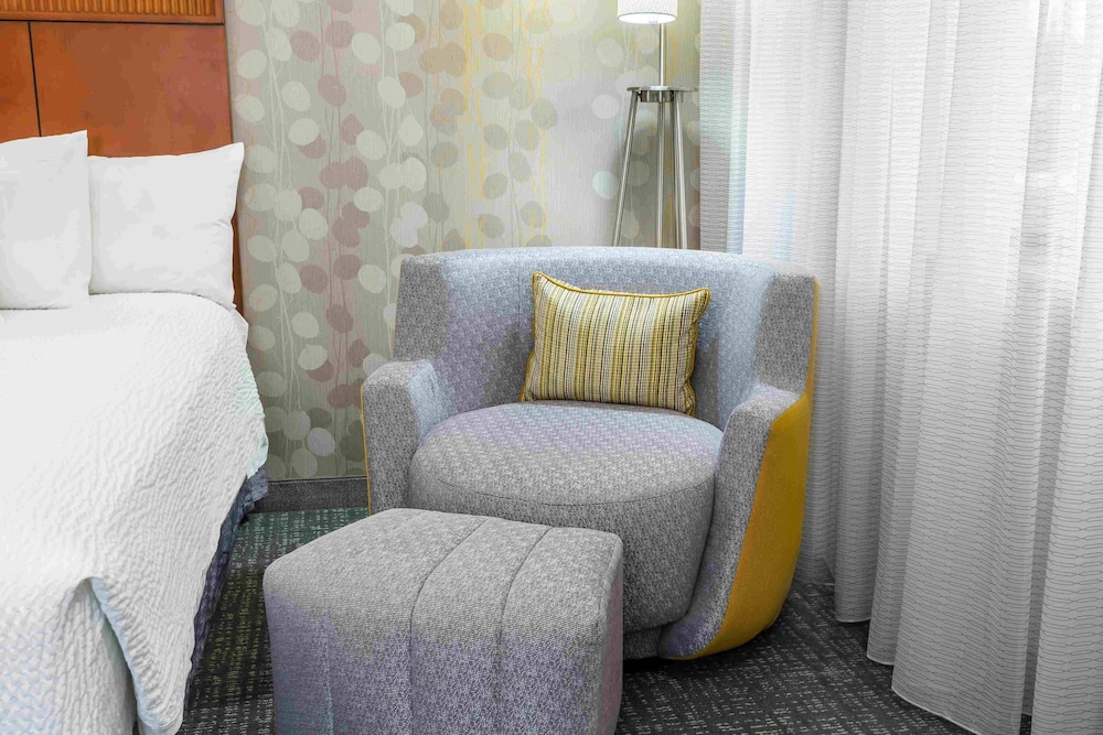 Courtyard By Marriott Knoxville Cedar Bluff 12/39