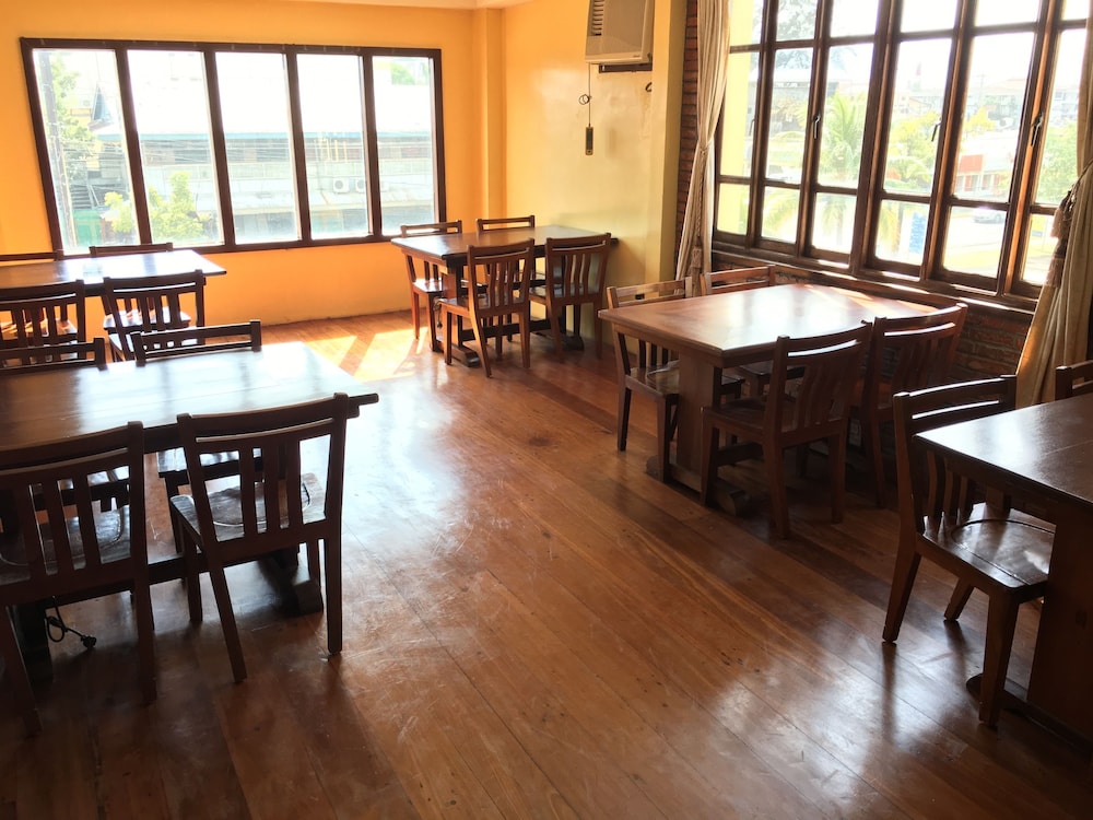 Mango Valley Hotel 1 42/67