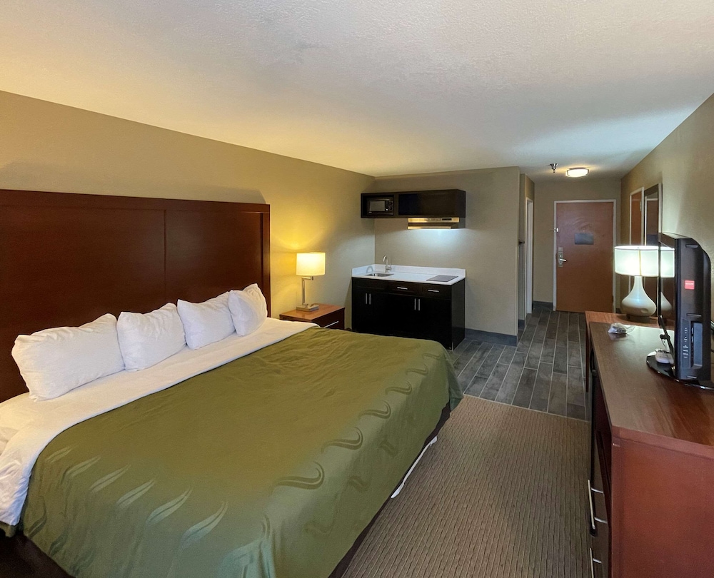 Quality Inn & Suites I-40 East 13/59