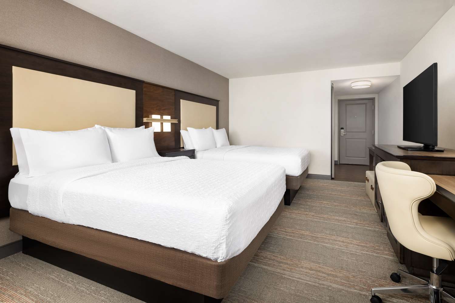 Room, 2 Queen Beds, River View