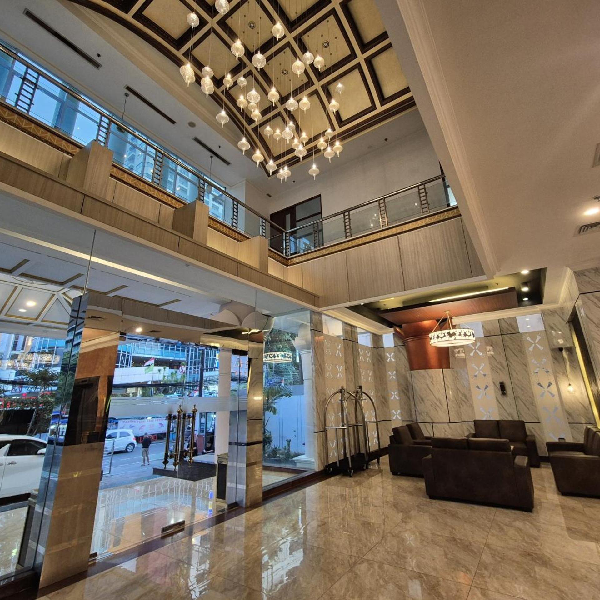 GiiA Maluku Thamrin Jakarta 7/44