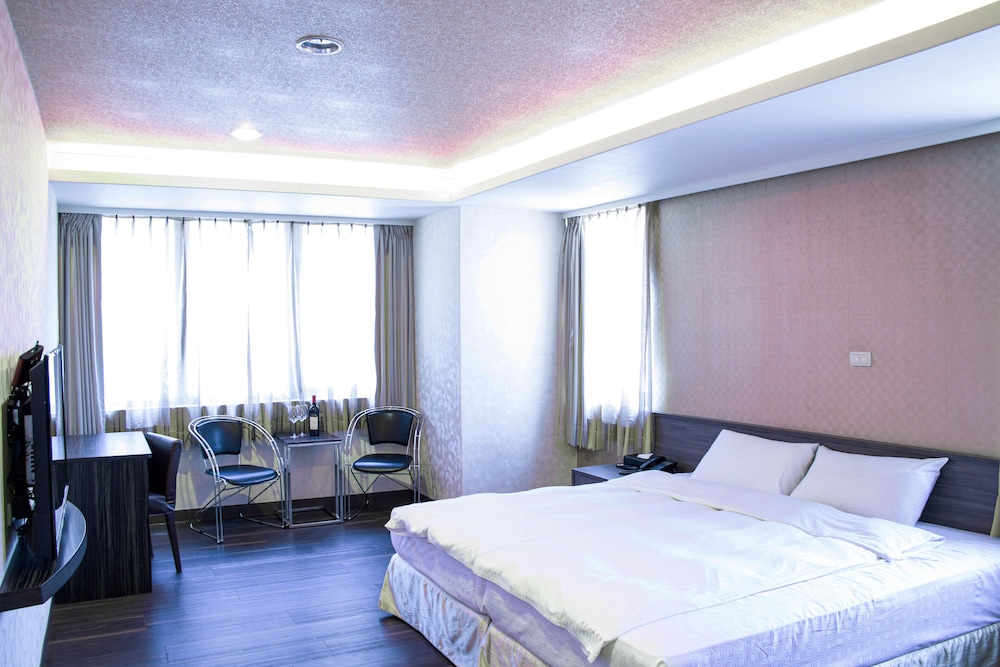 West Hotel 19/55