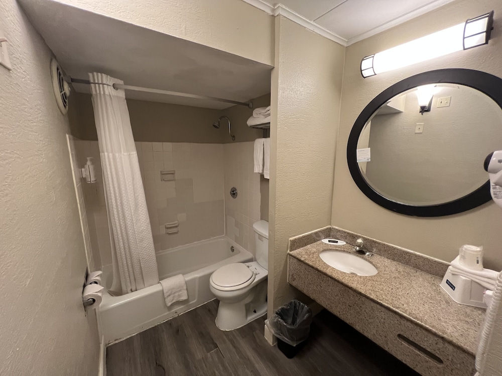 غرفة بسريرين مزدوجين، Travelodge by Wyndham Aberdeen 7/7