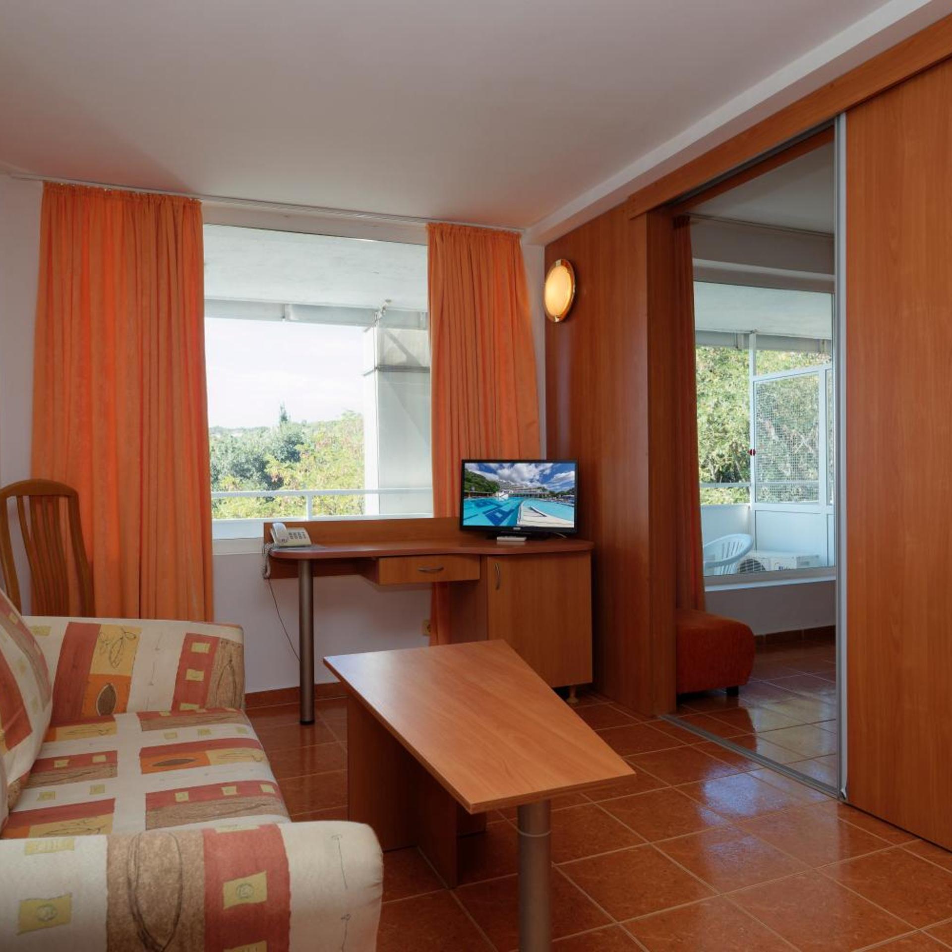 Pliska Hotel 34/48
