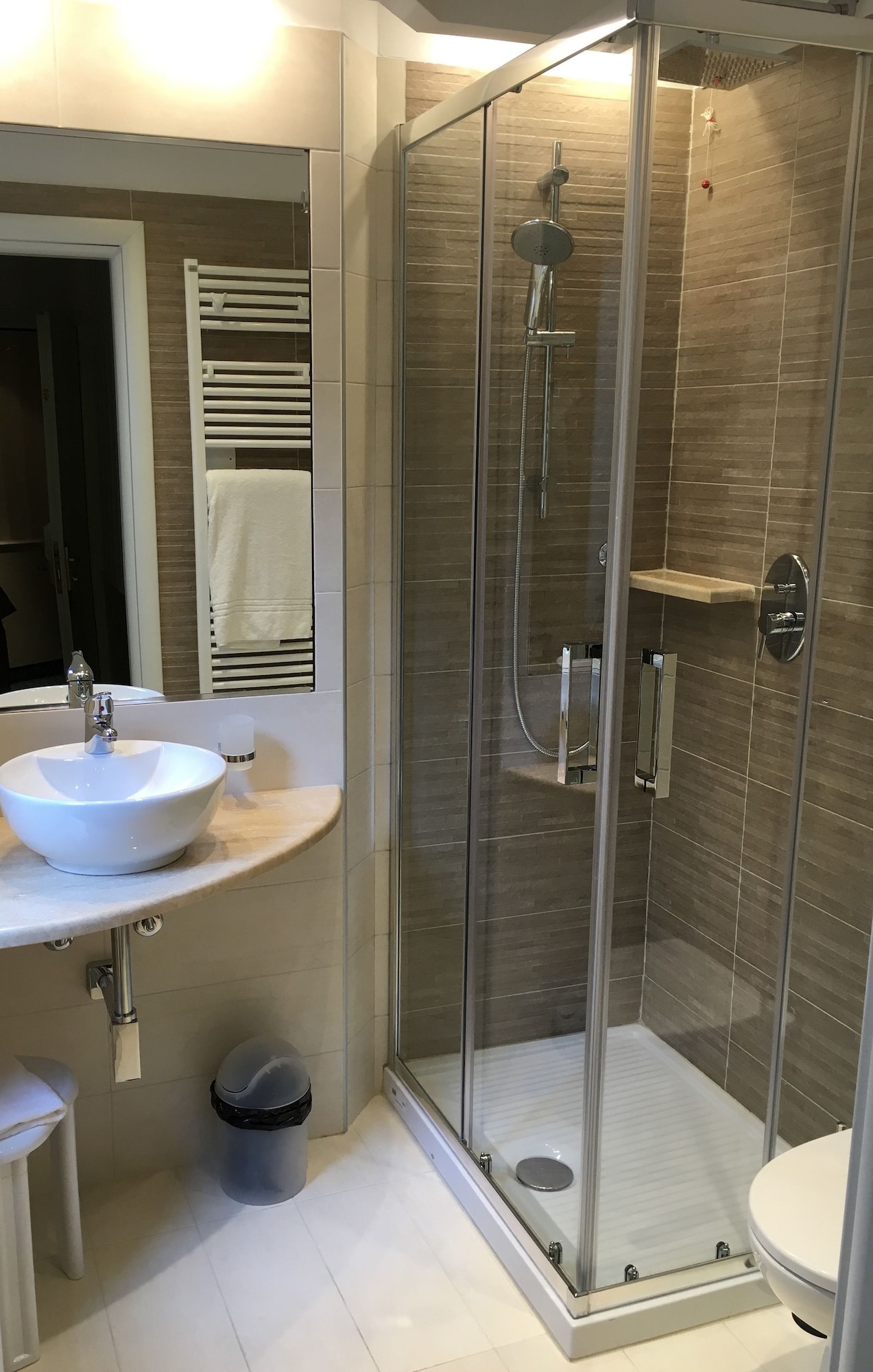 غرفة ثلاثية بسرير مزدوج وسرير فردي، Flora Hotel Milan 9/10