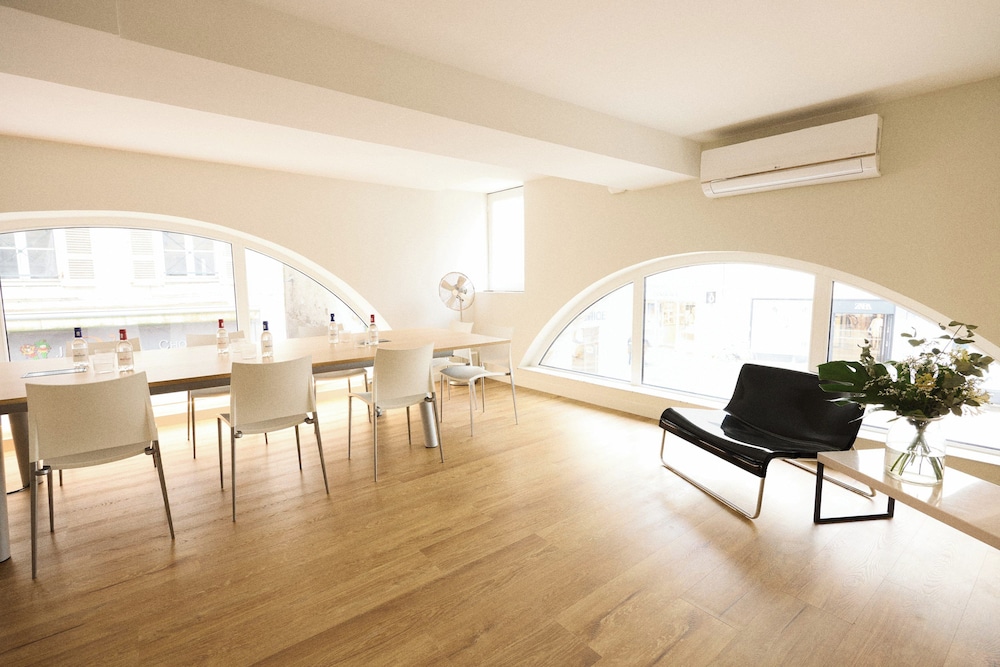 HOTEL HENRI IV 45/69