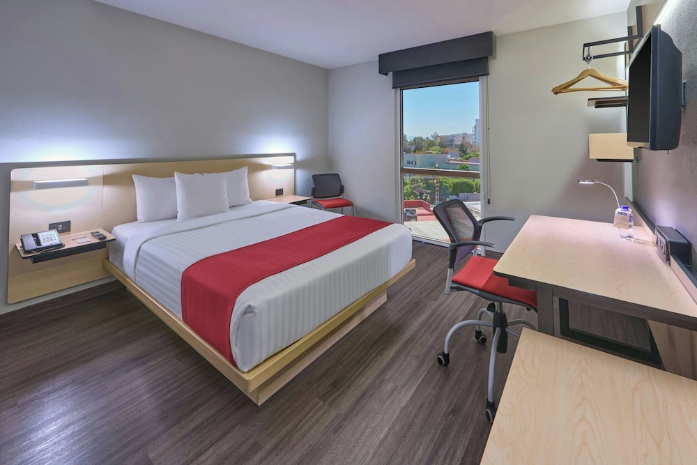 غرفة بسرير كوين، City Express by Marriott San Luis Potosi Zona Universitaria 8/10