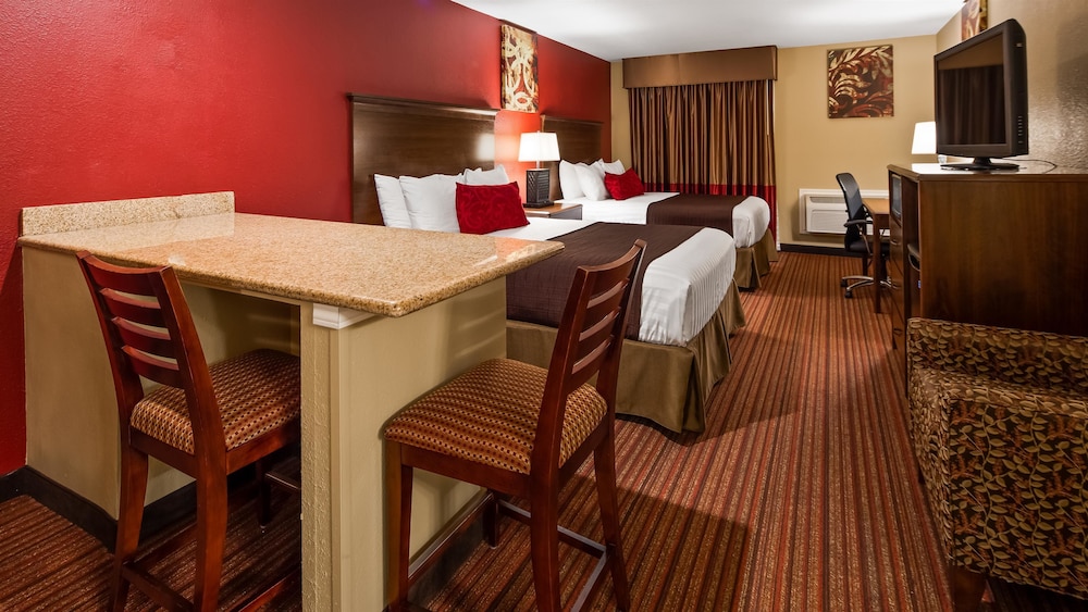 SureStay Plus by Best Western San Antonio Fiesta Inn 32/38