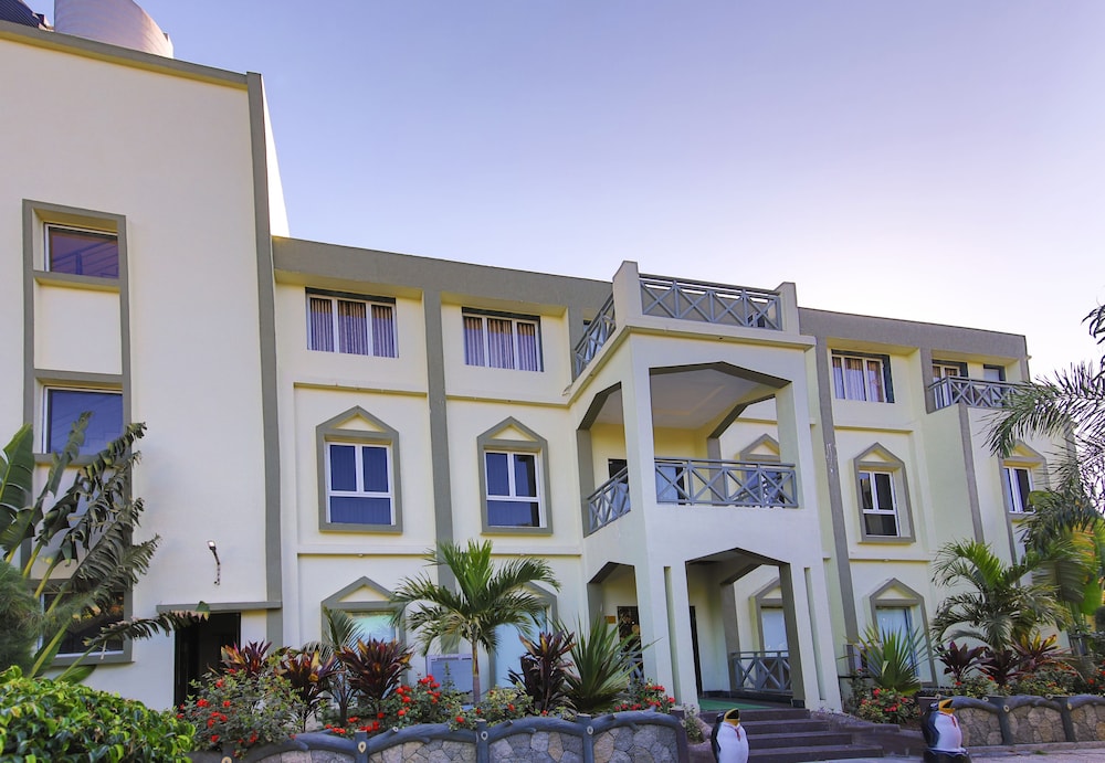 SAAVAJ RESORT
