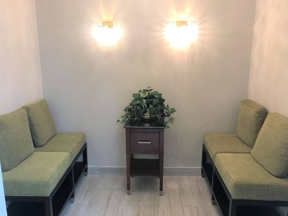 SureStay Plus By Best Western Greenwood 32/50