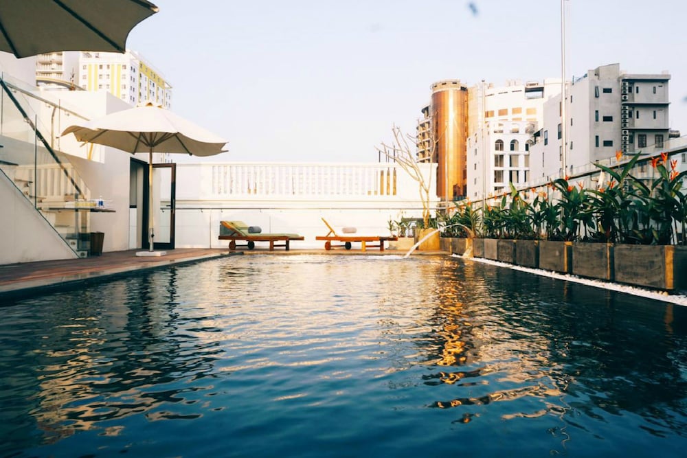 Grand Seaview Hotel 60/68