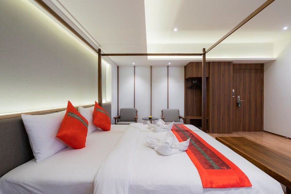 SUPERIOR, KING BED