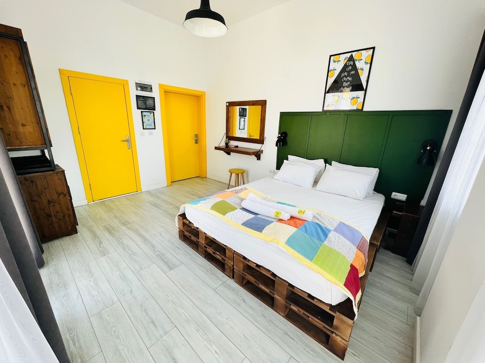 Limon Inn Hotel 16/60