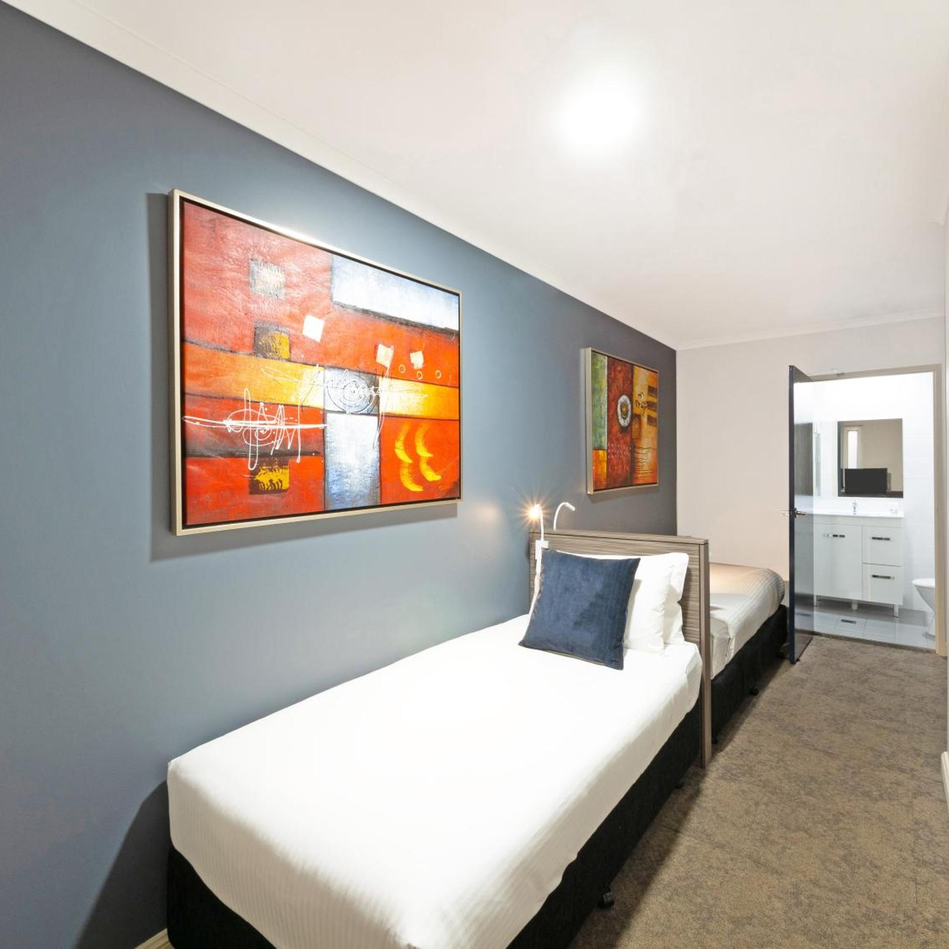 Room, Single Bed, No Window, Small