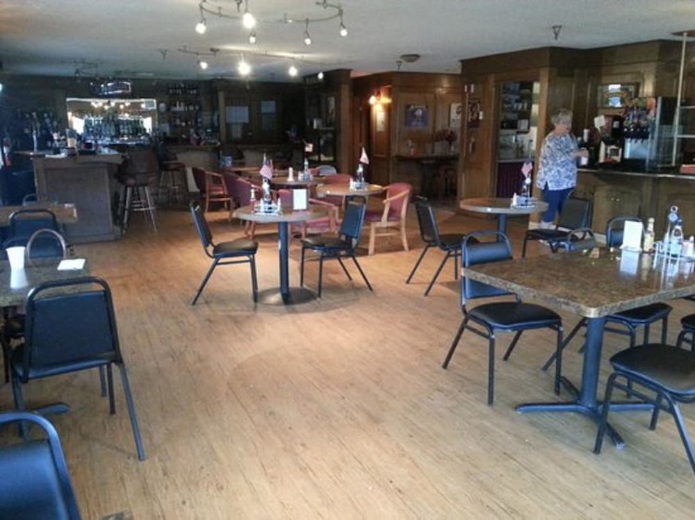 Beluga Lake Lodge 17/25