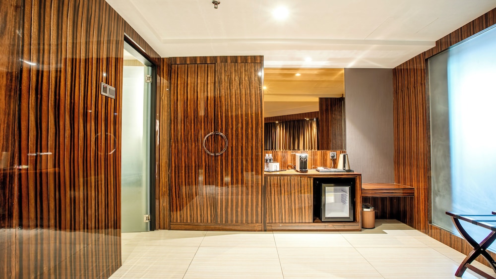 Moty Hotel 50/62