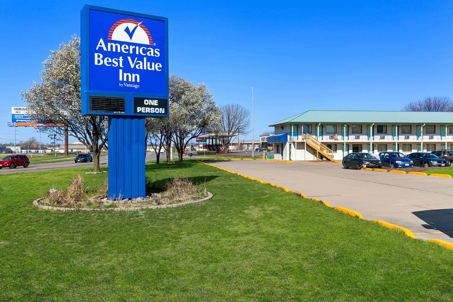Americas Best Value Inn Lincoln 32/34