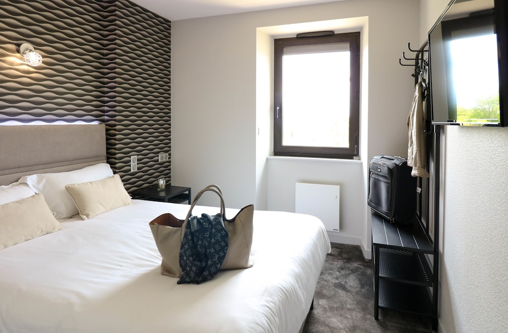 COZY, DOUBLE BED
