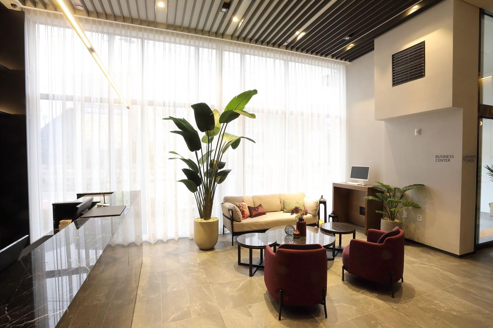 Orchid Hotel 31/50