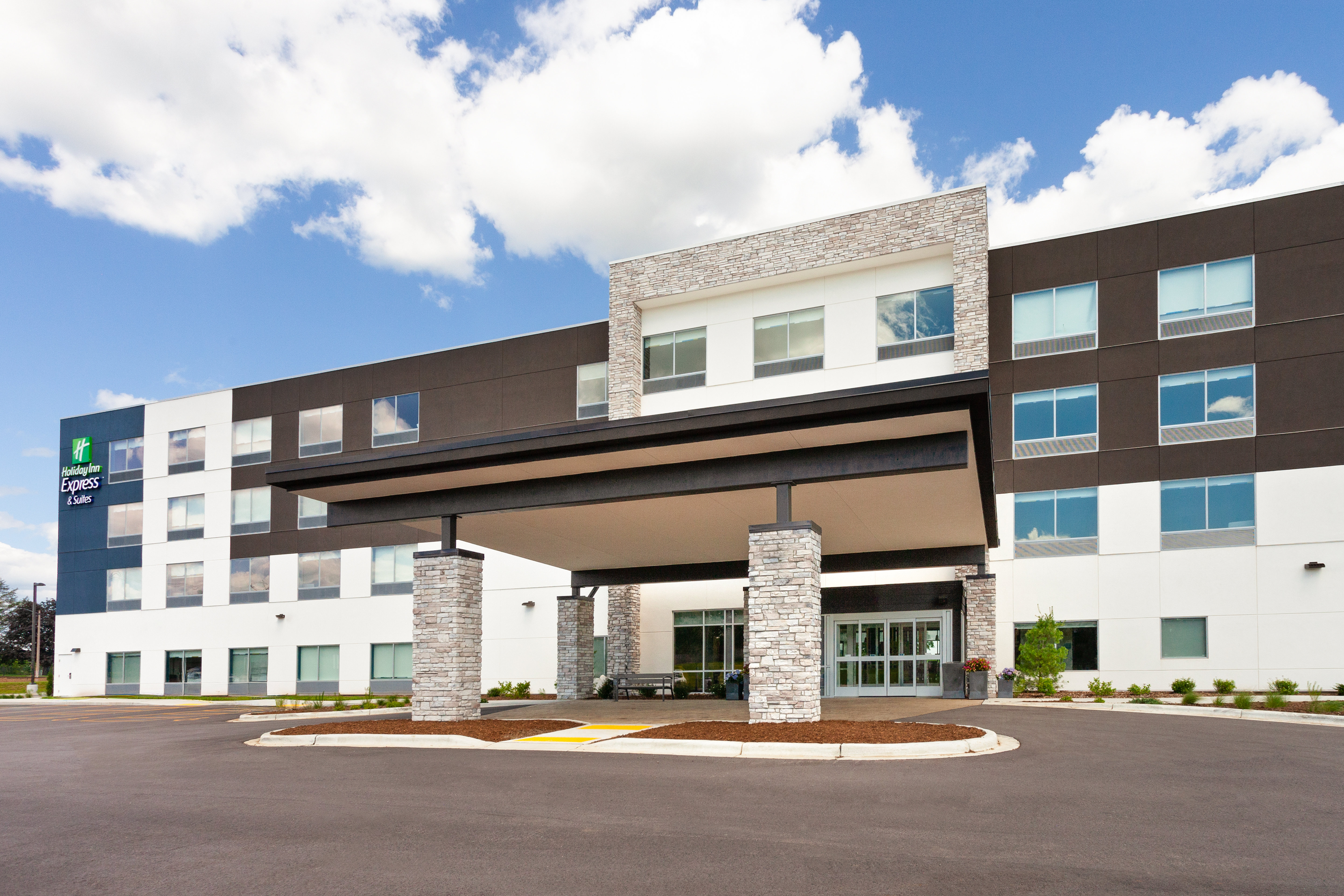 Holiday Inn Express & Suites Reedsburg - Dells Area 2/64
