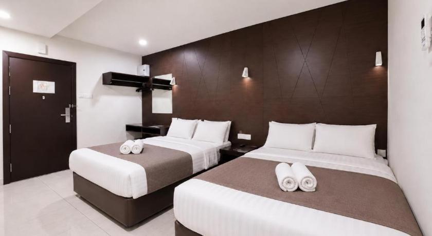 Cathay Hotel 31/50