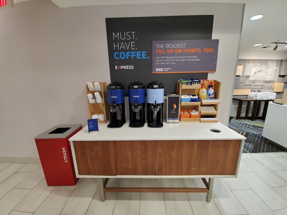 Holiday Inn Express & Suites Seattle North - Lynnwood 36/39