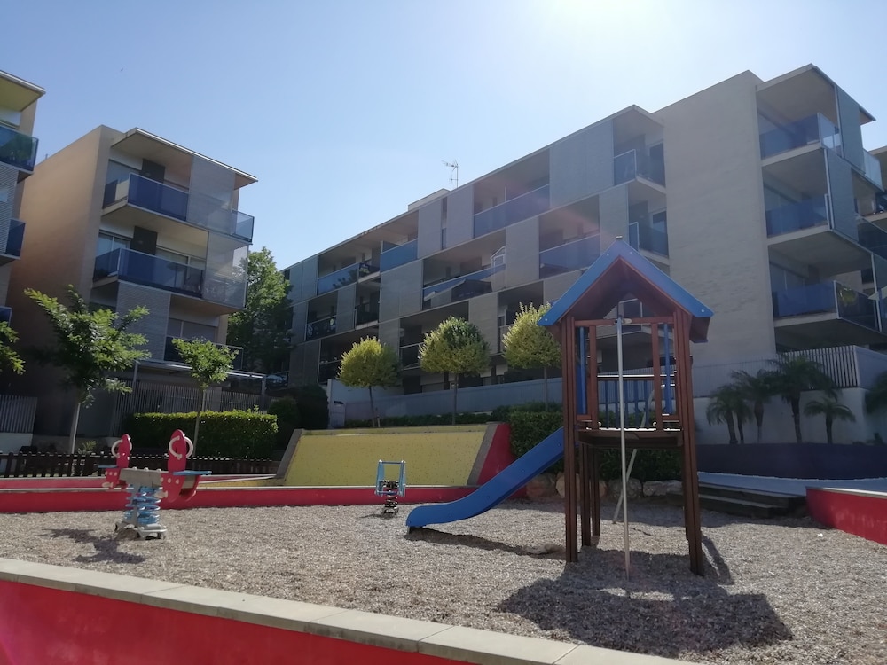 Rentalmar Families Paradise Village 24/43