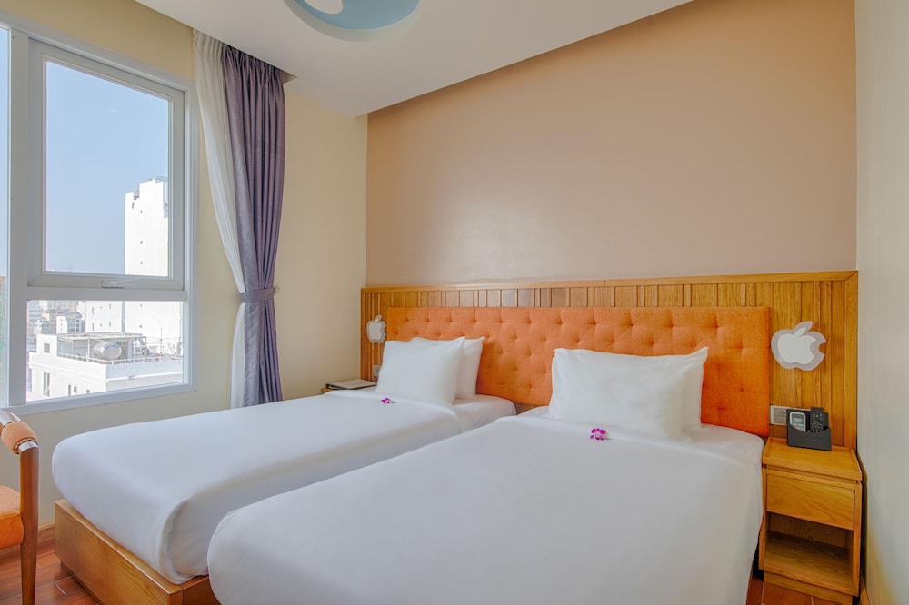 FAMILY, TRIPLE, MULTIPLE BEDS, CITY VIEW