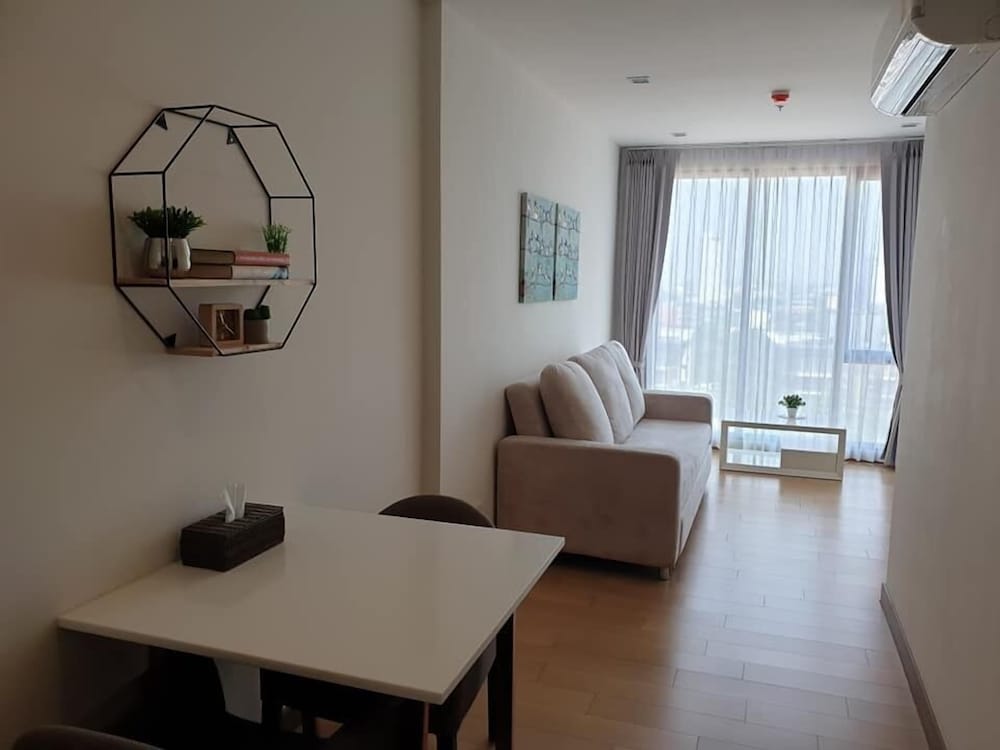 The Astra Luxury Suit condo 34/50