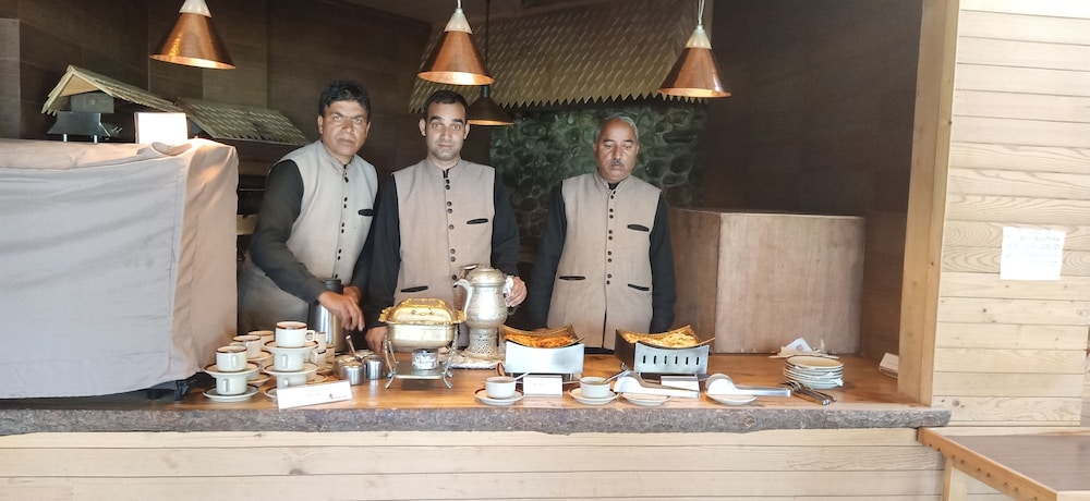 PAHALGAM HOTEL 10/39