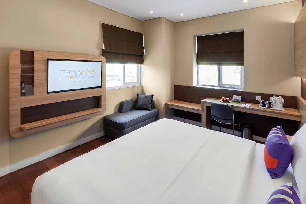 FOX Lite Hotel Grogol Jakarta 6/19