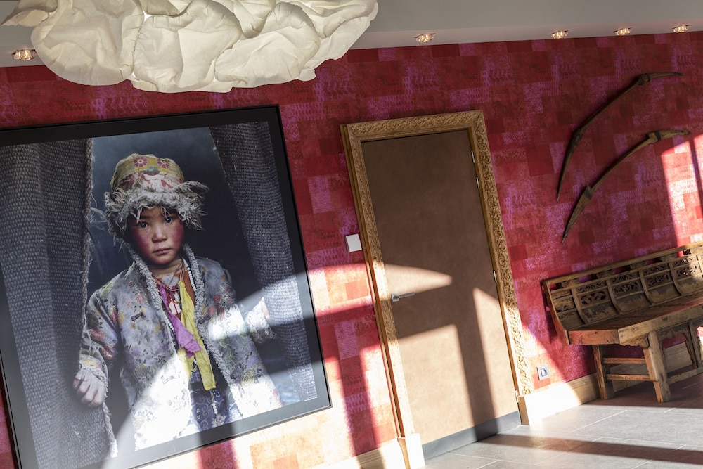 Hotel Koh-I Nor Val Thorens 11/75
