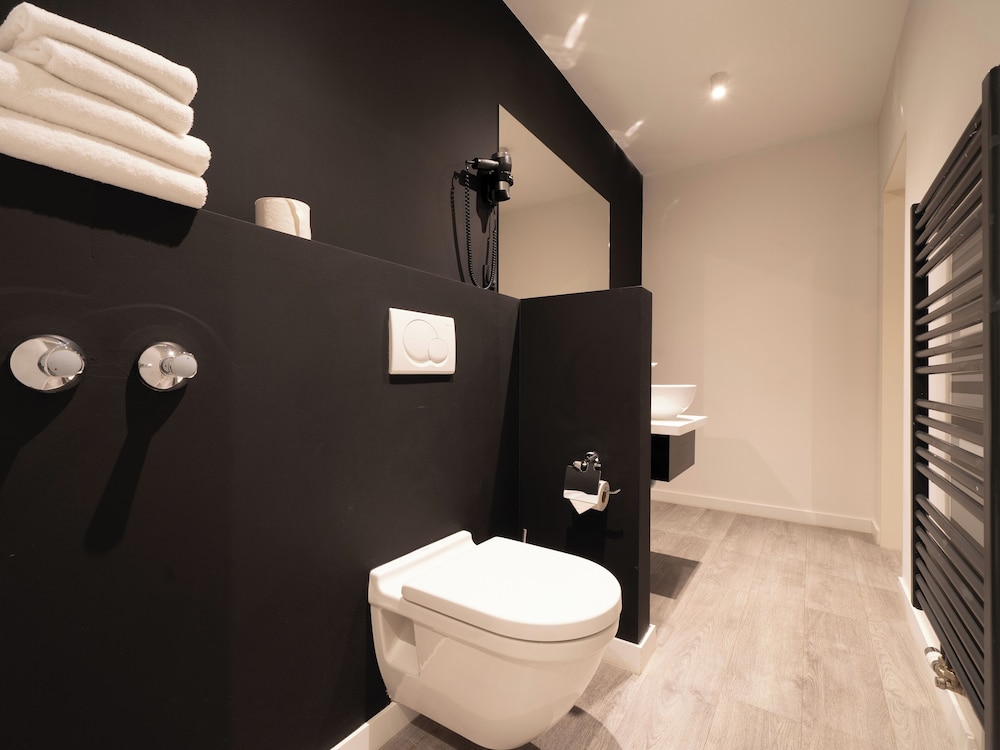 JustStay Ratingen Hotel & Apartments 48/50