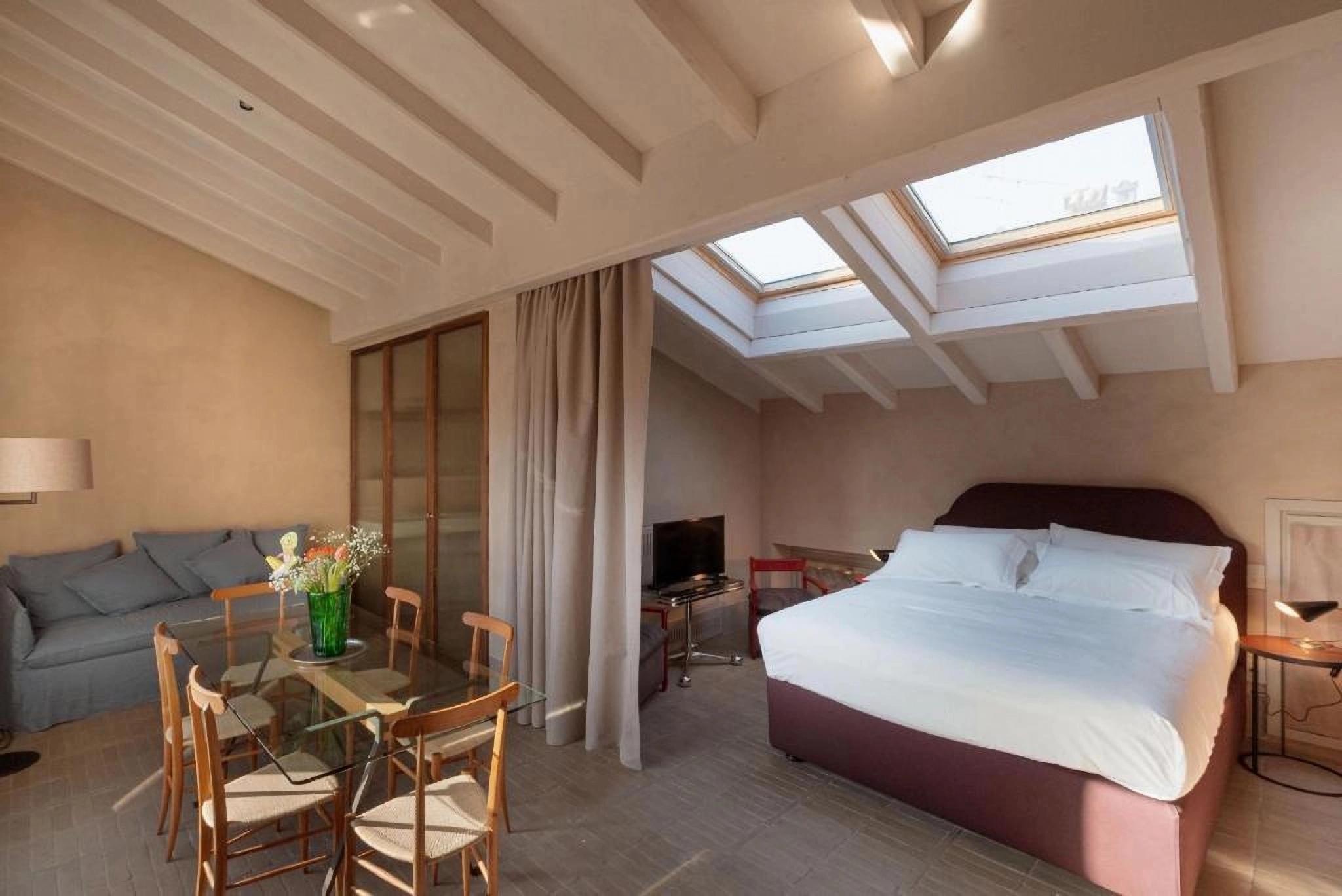Roof Top, Super, Luxury, Suite, Pool View, Private Bathroom