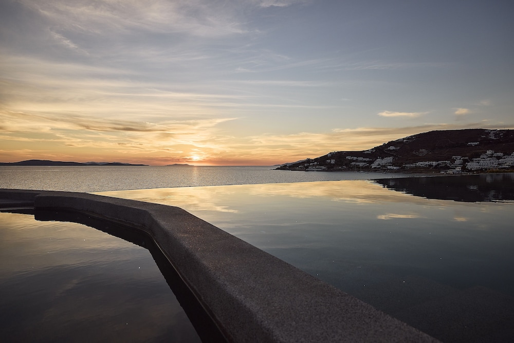 Amazon Mykonos Resort And Spa 40/46