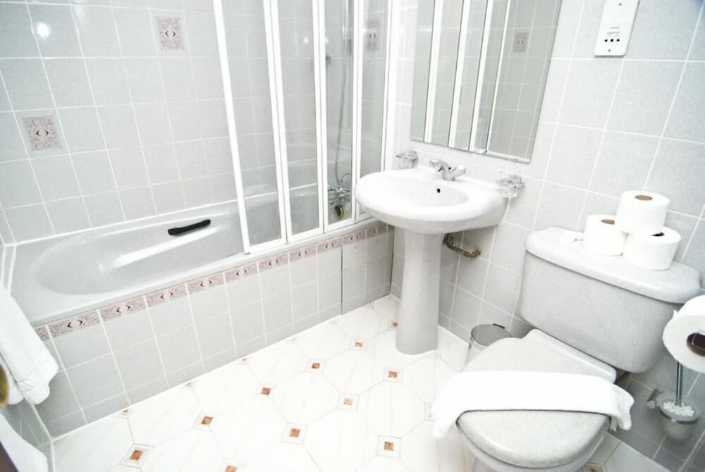 Alexandra Hotel 24/26