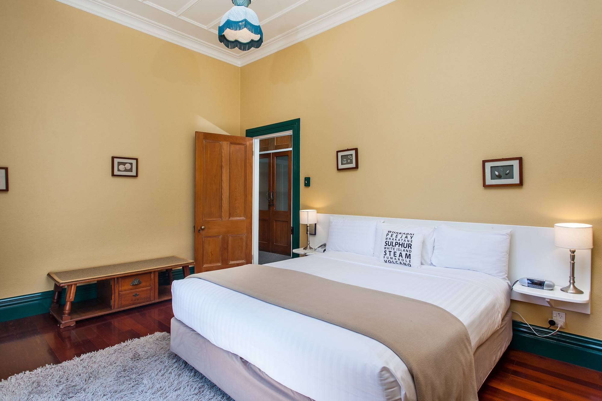 Back, Villa, King Bed