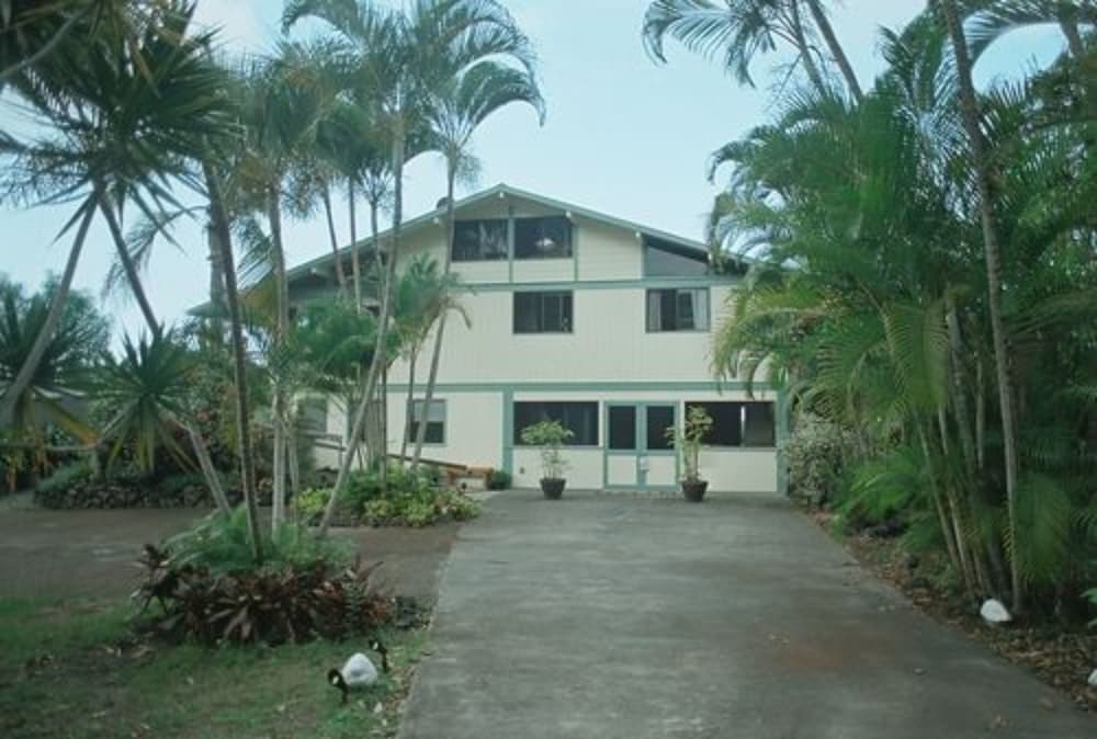Hale Hoola B&amp;B 1/18