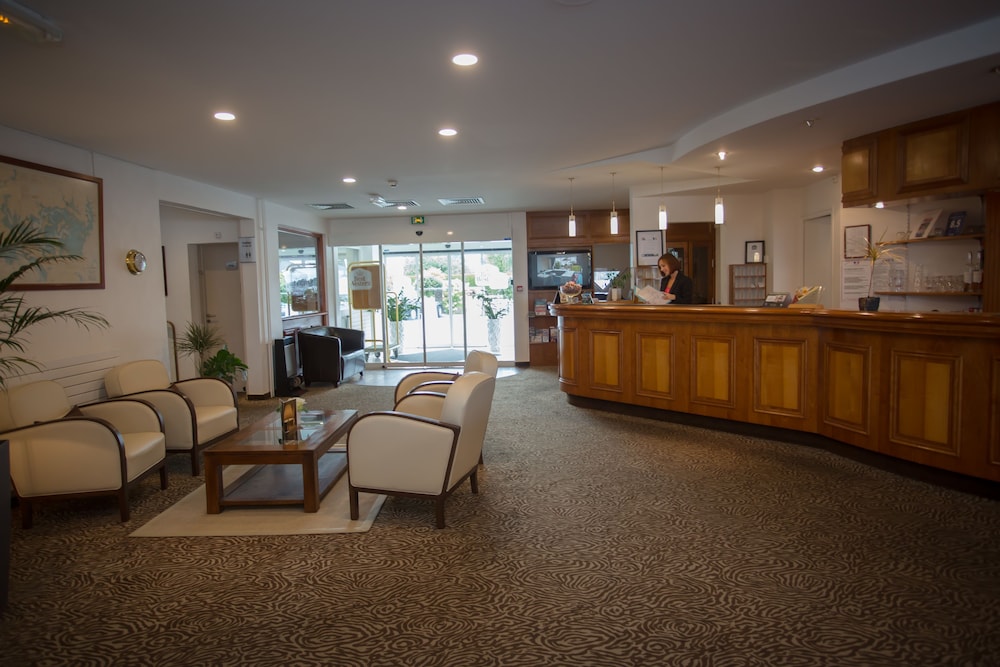 Best Western Plus Le Roof 10/67